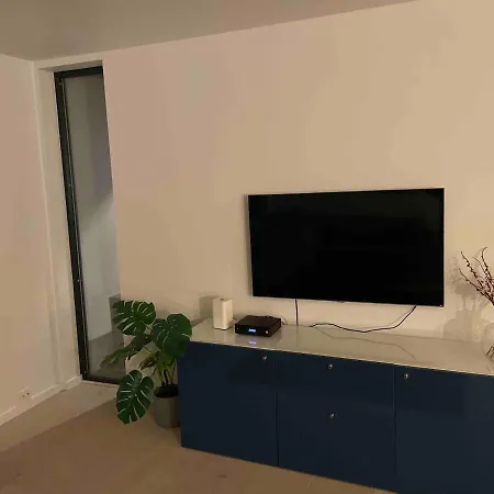 Exclusive In - Hollen *