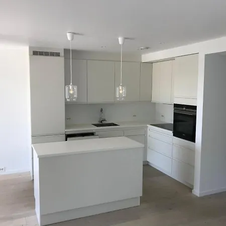 Exclusive In - Hollen