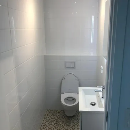 Exclusive In - Hollen 克里斯蒂安桑