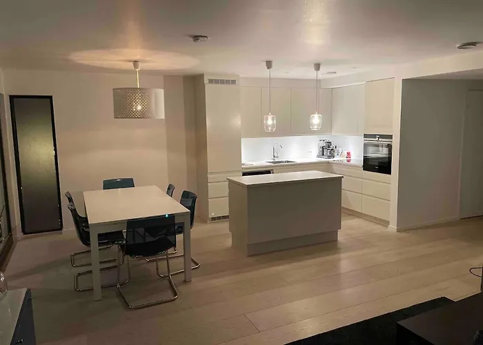 Exclusive In - Hollen