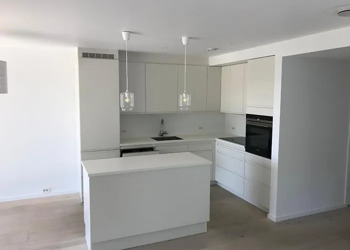 Exclusive In - Hollen